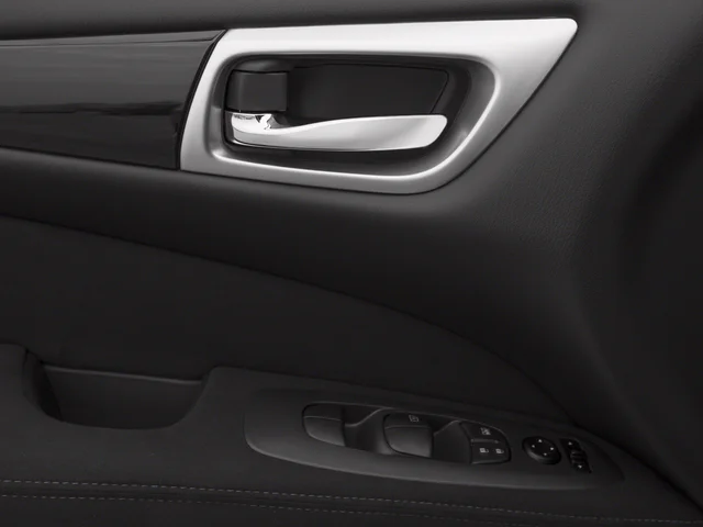 Used 2016 Black Nissan S image 18