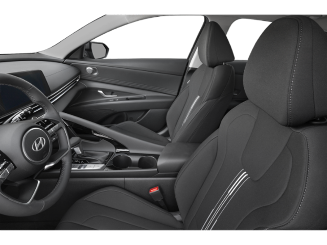 Used 2025 White Hyundai SEL Convenience image 6