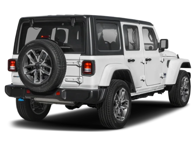Used 2024  Jeep Sahara image 2