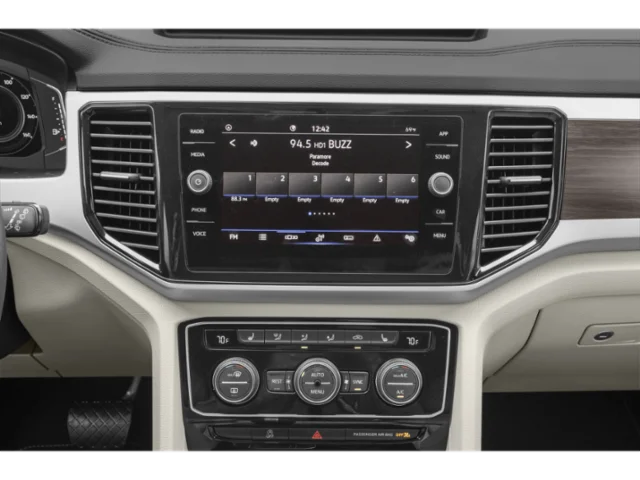 Used 2023 Gray Volkswagen 3.6L V6 SE w/Technology image 16