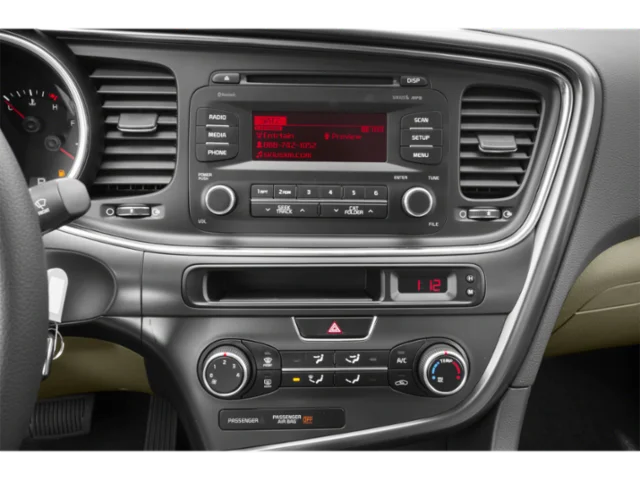 Used 2015 White Kia EX image 7