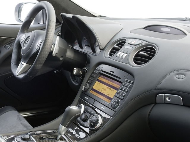 Used 2009 Gray Mercedes-Benz SL 550 image 4