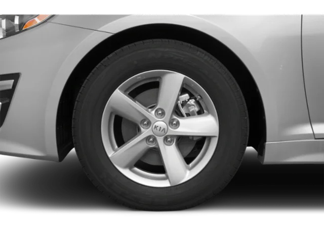 Used 2015 White Kia EX image 9