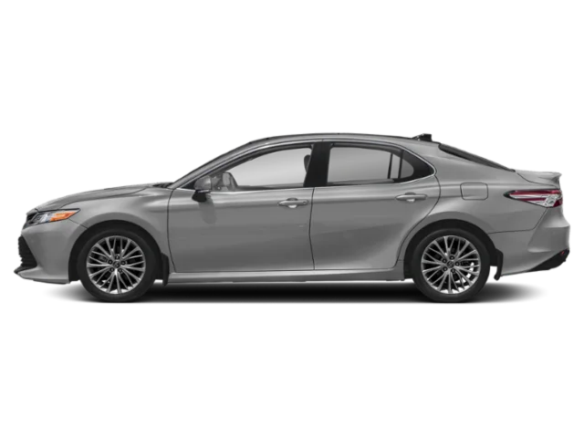 Used 2018 Silver Toyota XLE image 3