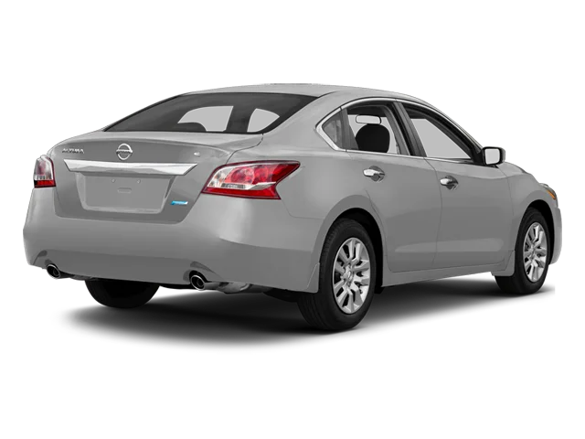 Used 2013 Brilliant Silver Metallic Nissan 2.5 S image 2