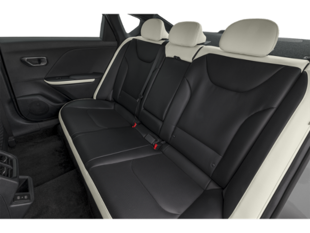 2025 Kia K4 GT-Line Turbo - Photo 10