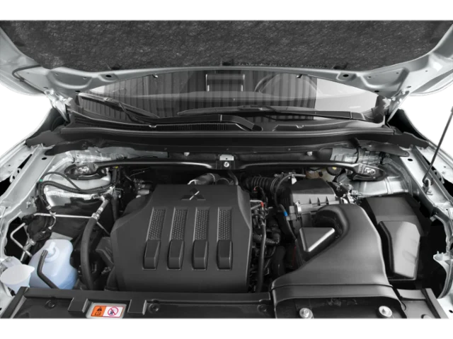 Used 2023 Silver Mitsubishi SE image 9