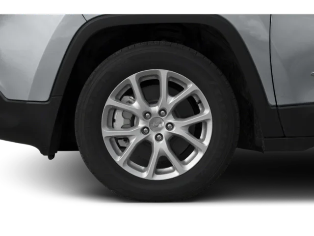 Used 2015 Brilliant Black Crys Jeep Latitude 4WD image 8