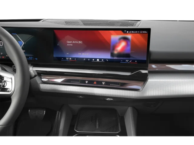 New 2027 Black Sapphire Metallic BMW 550e xDrive image 7