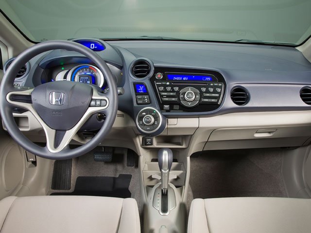 Used 2010 Alabaster Silver Metallic Honda LX image 3