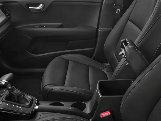 Used 2018 Red Kia S image 11