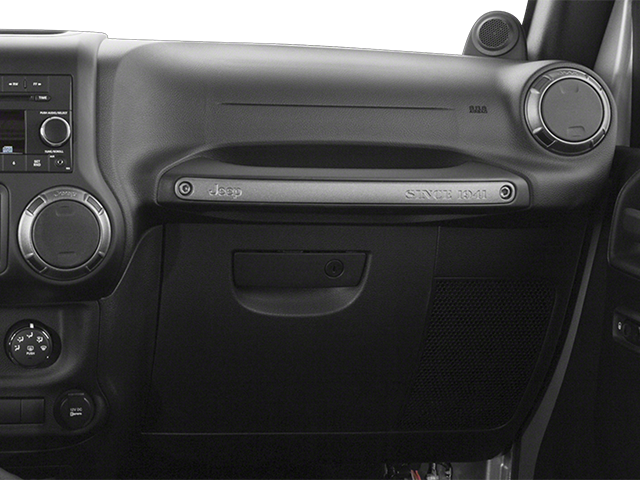 Used 2014 Bright White Clearcoat Jeep Unlimited Sahara image 15