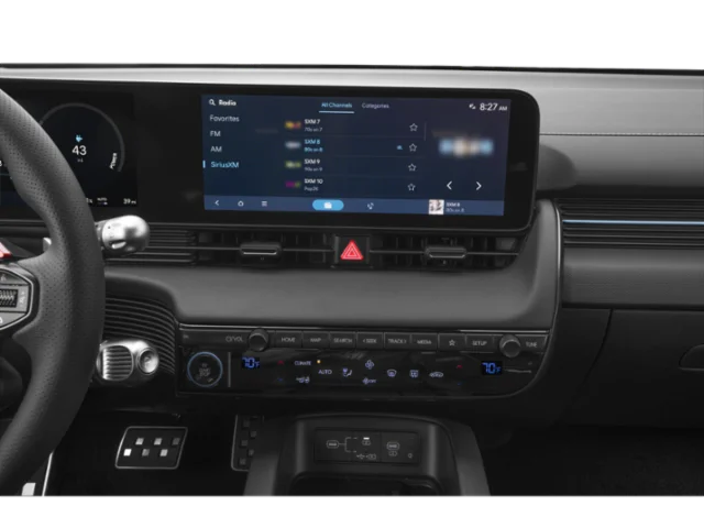 Used 2025 White Hyundai Base image 14