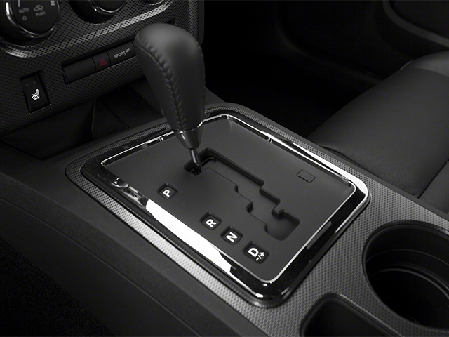 Used 2013 Granite Crystal Metallic Dodge R/T image 8