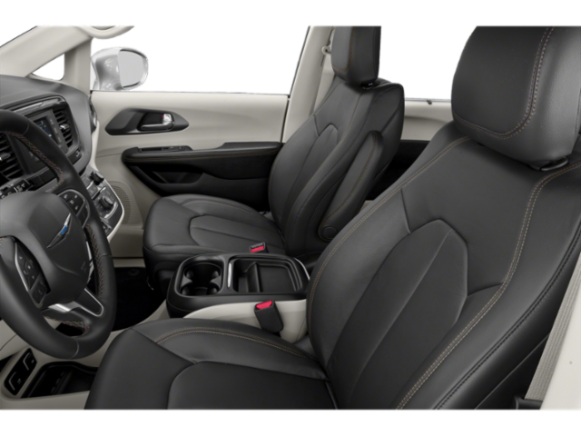 Used 2019 Crystal Metallic Chrysler Touring L Plus image 6