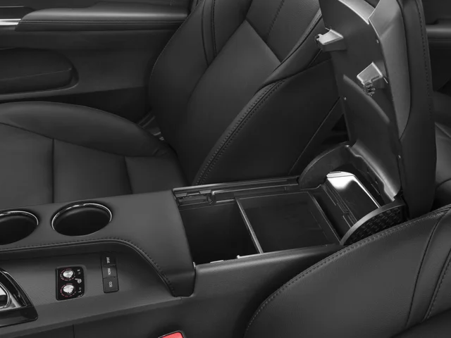 Used 2016 Silver Toyota XLE image 14