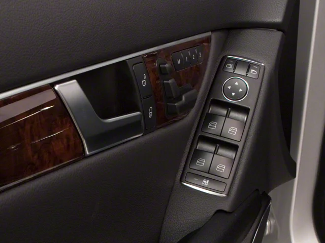 Used 2010 Gray Mercedes-Benz C 300 image 16