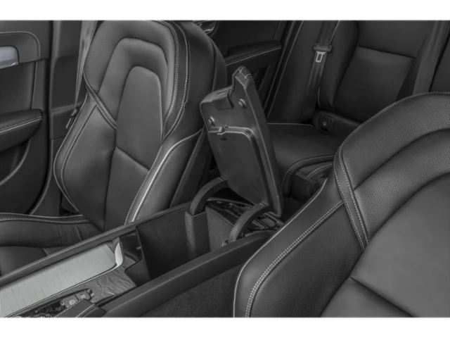 Used 2020 Gray Volvo T6 R-Design image 13