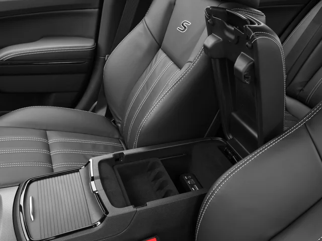Used 2016 Gloss Black Chrysler S image 12