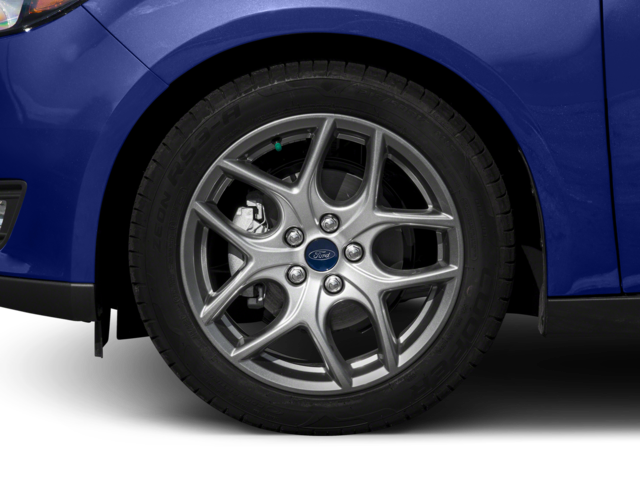 Used 2016 Red Ford SE image 8
