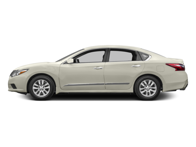 Used 2016 White Nissan 2.5 S image 3