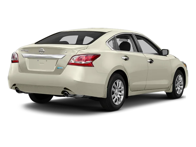 Used 2014 White Nissan 2.5 S image 2