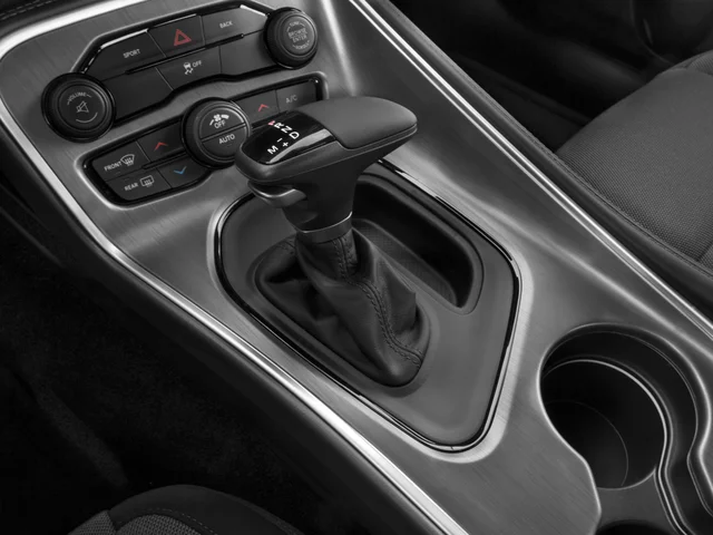 Used 2017  Dodge SXT image 11
