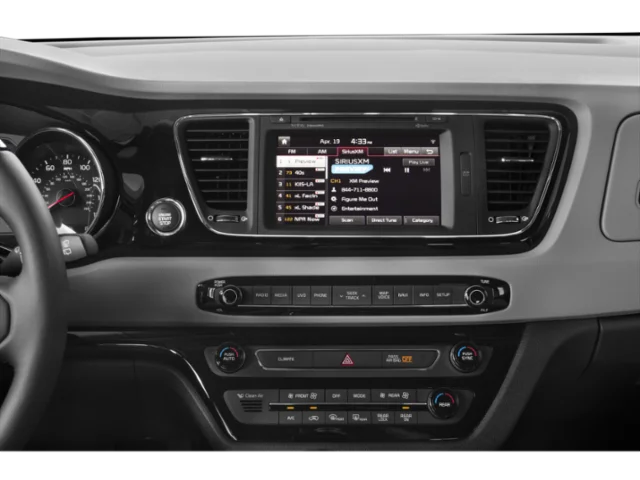 Used 2018 White Kia LX image 8