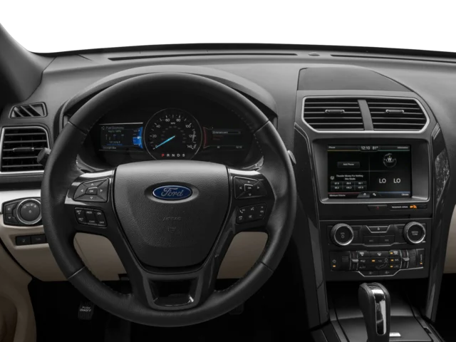 Used 2016 Gray Ford XLT image 4