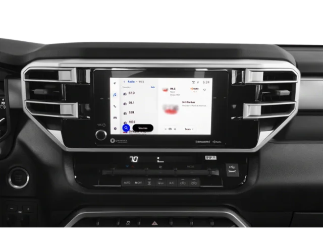 Used 2022 White Toyota SR5 image 14