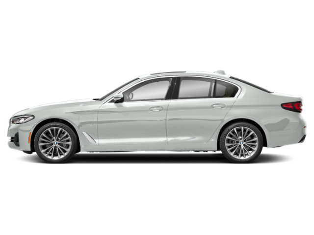 Used 2022 Alpine White BMW 530e iPerformance image 4