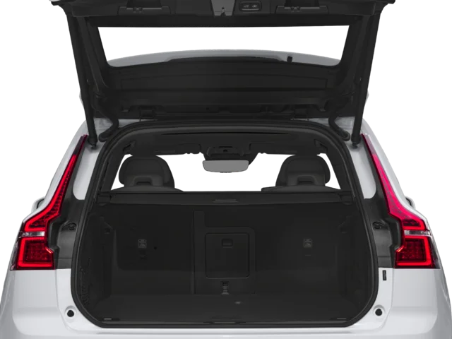 Used 2018 Red Volvo T5 R-Design image 12