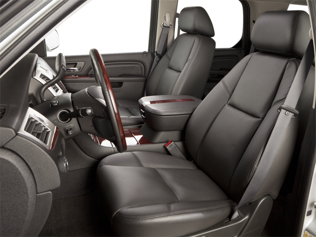 Used 2010 Black Raven Cadillac Luxury image 6