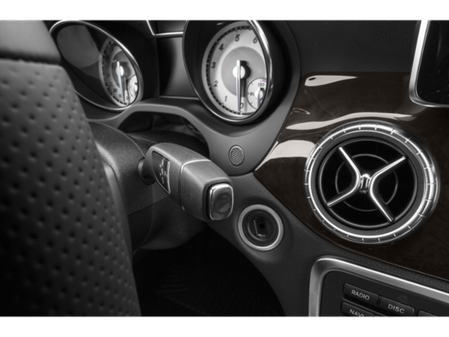 Used 2015 Cirrus White Mercedes-Benz CLA 250 image 9