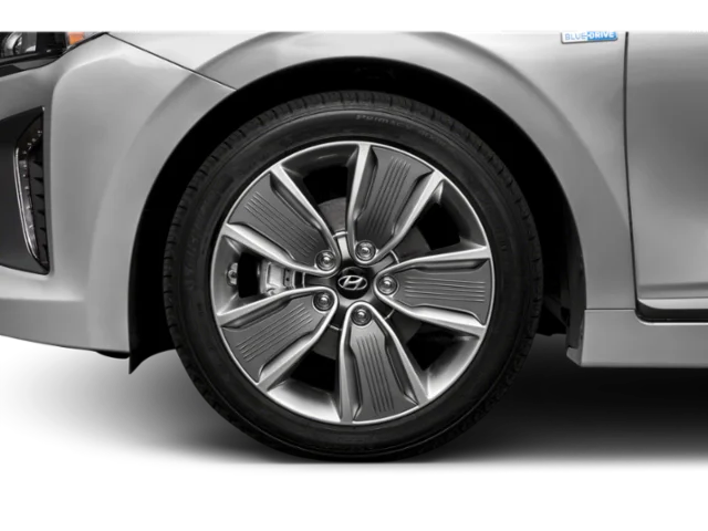 Used 2018 Black Hyundai Blue image 11