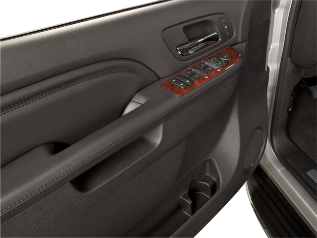 Used 2010 Black Raven Cadillac Luxury image 7