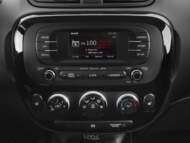 Used 2016 White Kia Base image 9