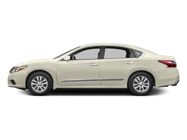 Used 2016 White Nissan 2.5 S image 3