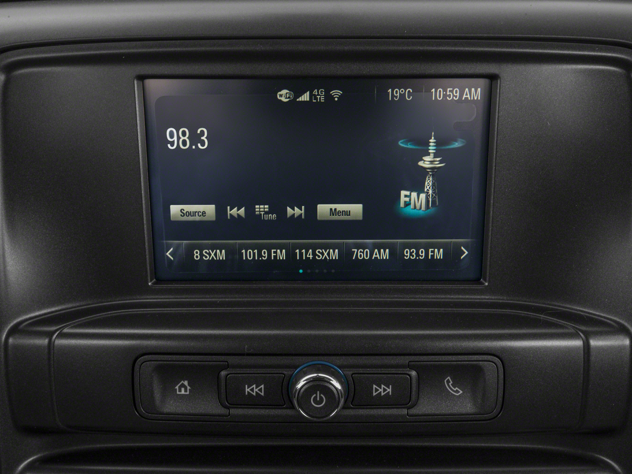 Used 2018 Summit White Chevrolet Y image 7