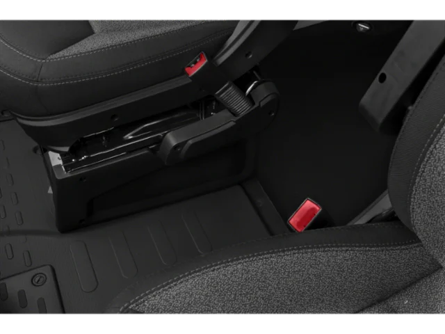 Used 2021 White Ram Low Roof image 11