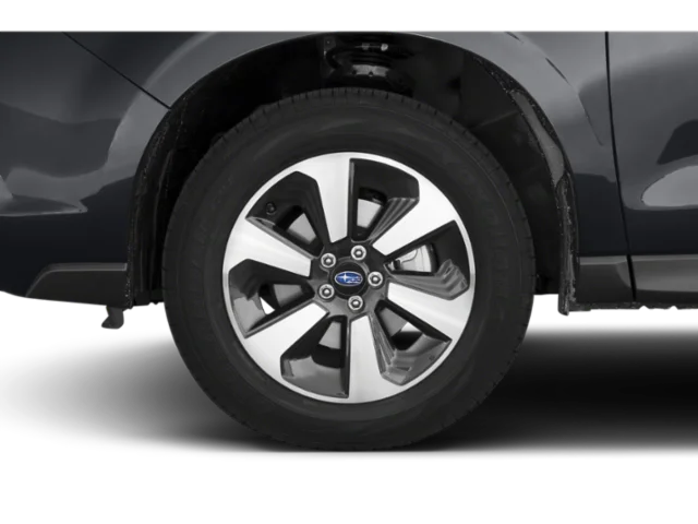 Used 2018 Silver Subaru 2.5i Premium image 8