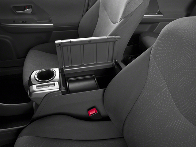 Used 2014  Toyota Two image 17