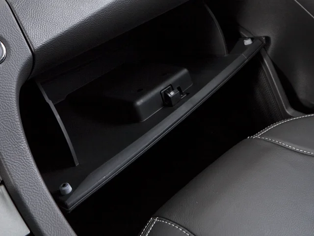 Used 2010 White Suede Ford Limited image 14