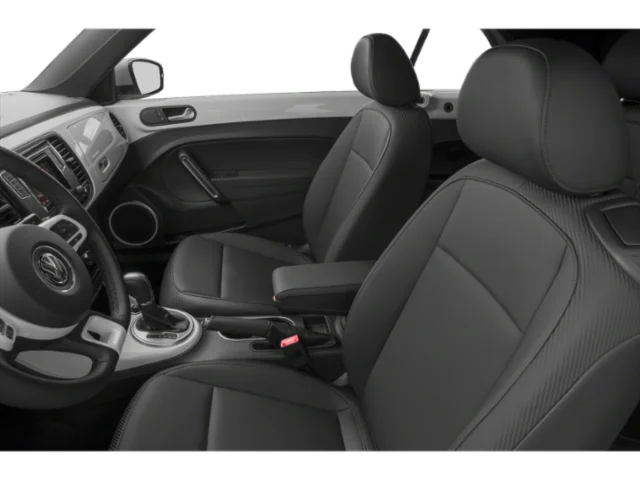 Used 2019 Tornado Red/Black Roof Volkswagen SE image 6