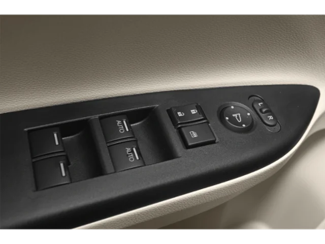 Used 2013 Black Honda Touring image 19