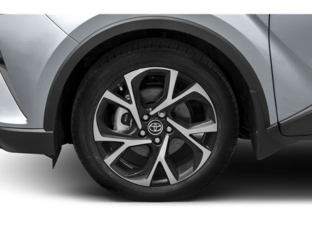 Used 2019 White Toyota XLE image 9