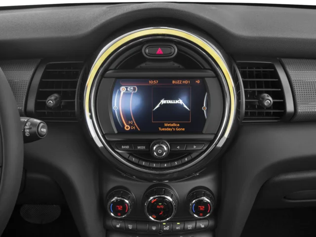 Used 2017 Green MINI Base image 8