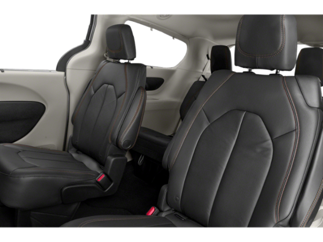 Used 2019 Crystal Metallic Chrysler Touring L Plus image 11