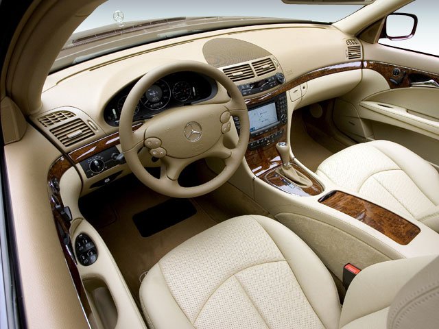 Used 2008 Black Mercedes-Benz E 550 image 4