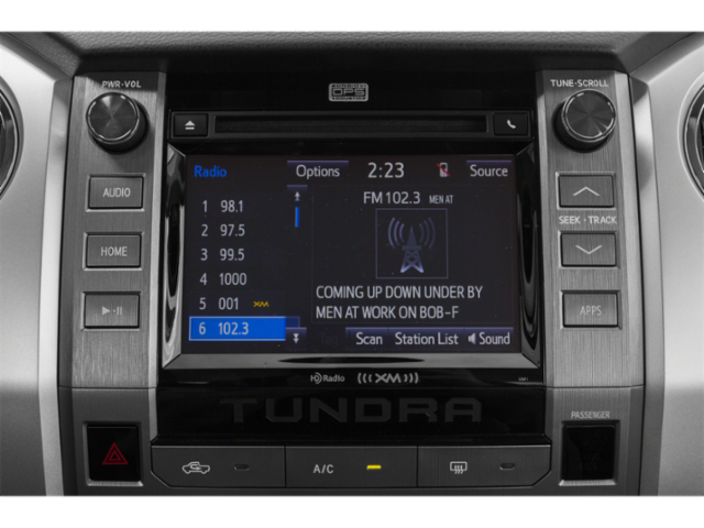 Used 2015 Silver Toyota SR5 image 7
